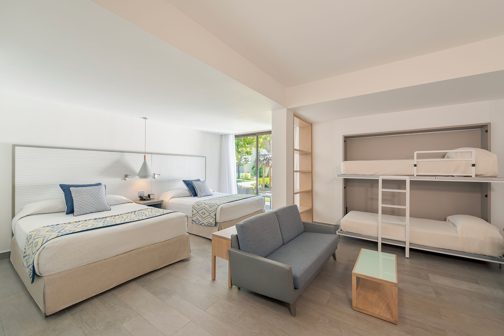 特权家庭豪华初级套房