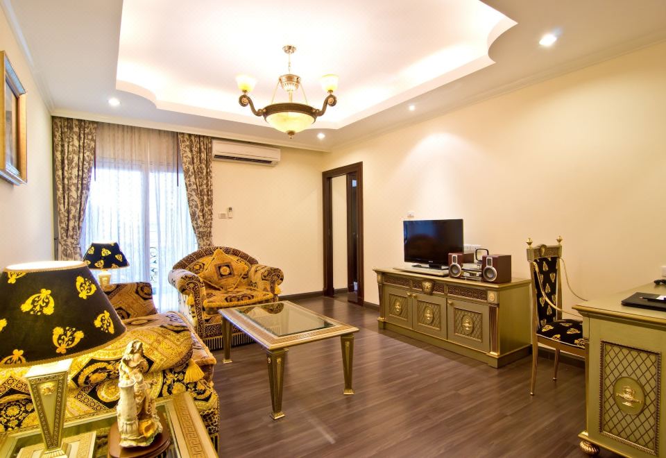 LK Royal SuiteVersace Suite