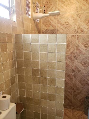 带私人外部浴室的三人房