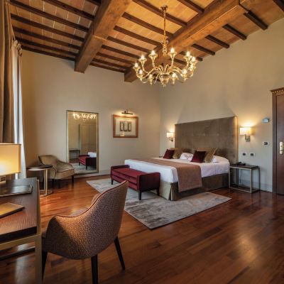 Junior Suite with City View Relais Della Rovere Promo Code