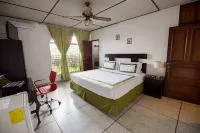 Suites & Apartments San Benito - Zona Rosa Hôtels à : 
