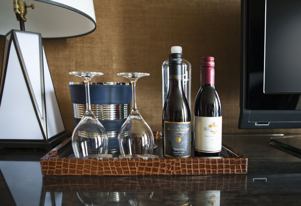 威拉米特河景特大床套房（帶壁爐）