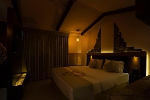 Ra Residence - Agarwal Group of HotelsDeluxe Double Room with Balcony