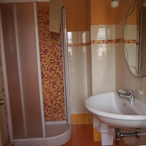 双人房（带独立浴室）