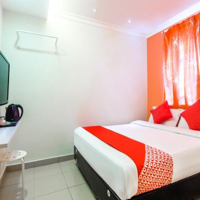 Bilik Deluxe Double Kupon OYO 761 City Hotel