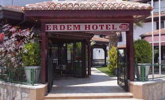 Erdem Hotel - Housity