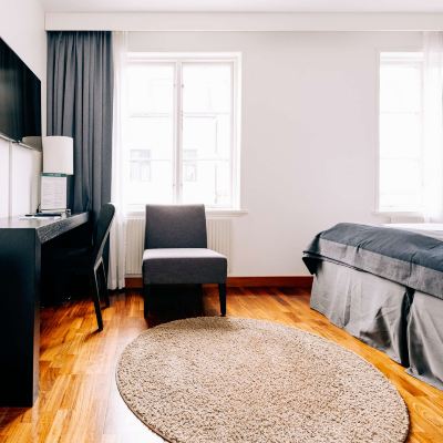 1 King Bed,Non-Smoking,Standard Room,Work Desk,Wi-Fi JA Hotel Promo Code