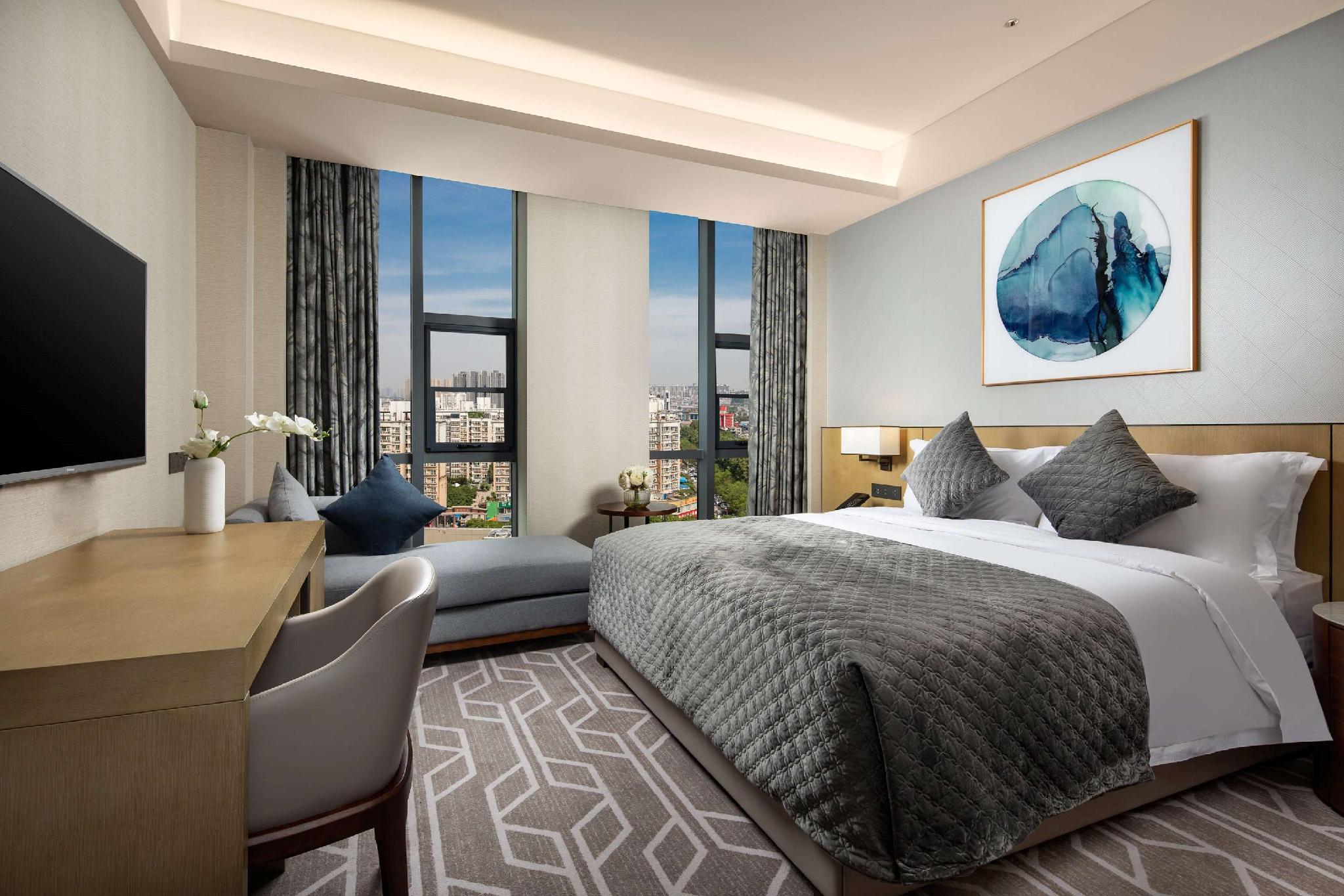 高级豪华大床房（花园景观+80支贡缎床品+金可儿床垫）