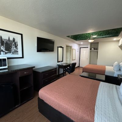 Two Queen Suite Non smoking R Inn de TJ Promo Code