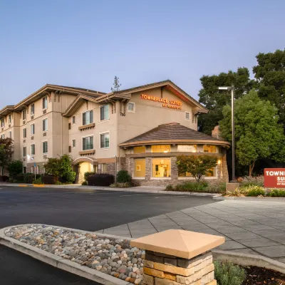 TownePlace Suites San Jose Campbell Отели рядом с достопримечательностью «Штаб-квартира компании eBay»