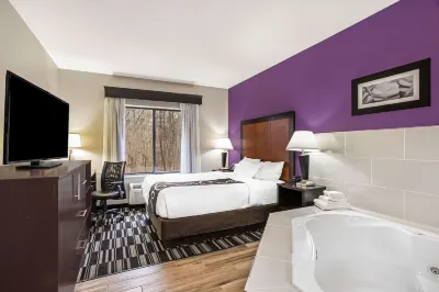 La Quinta Inn & Suites by Wyndham Norwich-Plainfield-Casino Hotels in 