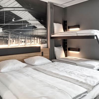 Standard Family, Family Room, 1 King, Alternate: Bunk Beds