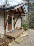 Deluxe 2 King Suites–Walk to Downtown Highlands NC– Fireplace & Fiber Optic