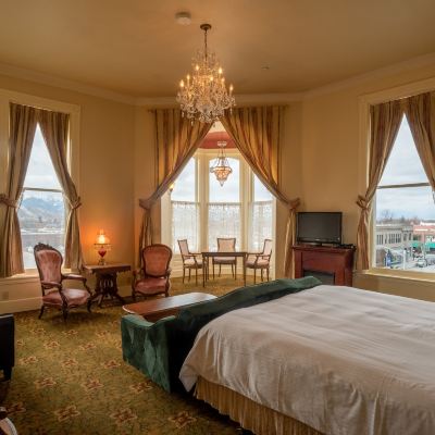 Suite With Jacuzzi Geiser Grand Hotel Promo Code