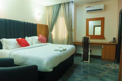 Rolarz Resorts & Hotel Отели в г. 