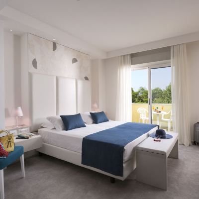 Deluxe Room Astoria Suite Hotel Promo Code