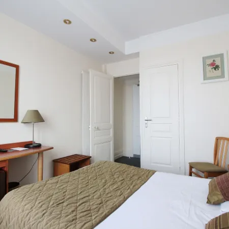 Hôtel Crystal Reims Centre Отели в г. Реймс