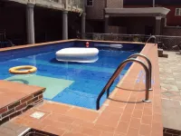 Elite Poolbar & Lodge Отели в г. 