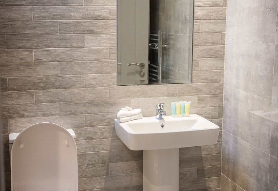 双人房（带独立浴室）