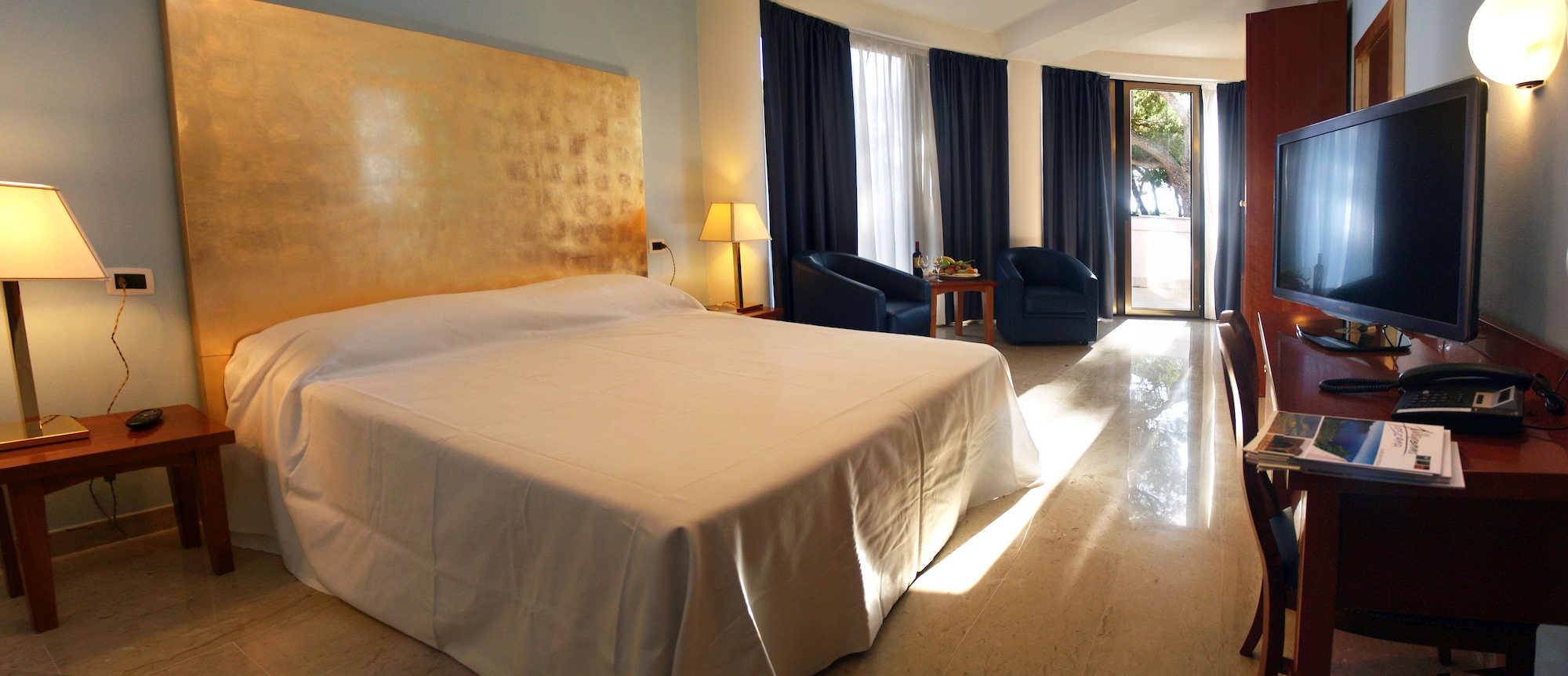 带露台的高级双人间或双床间