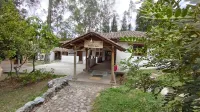 PONDOWASI LODGE Hotel di 