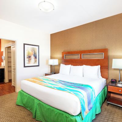 Deluxe Two-Bedroom Apartment The Cliffs at Peace Canyon Promo Code