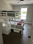 RIVERFRONT  NEW 4-bedroom house with WiFi and AC in Calico Rock