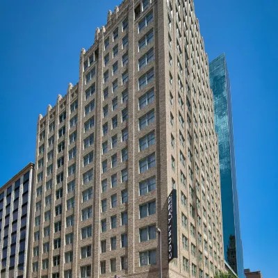 Courtyard Fort Worth Downtown/Blackstone Отели рядом с достопримечательностью «Коллекция Западного Искусства Сид Ричардсон»