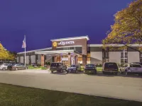 La Quinta Inn & Suites by Wyndham Boston-Andover Hotels in 