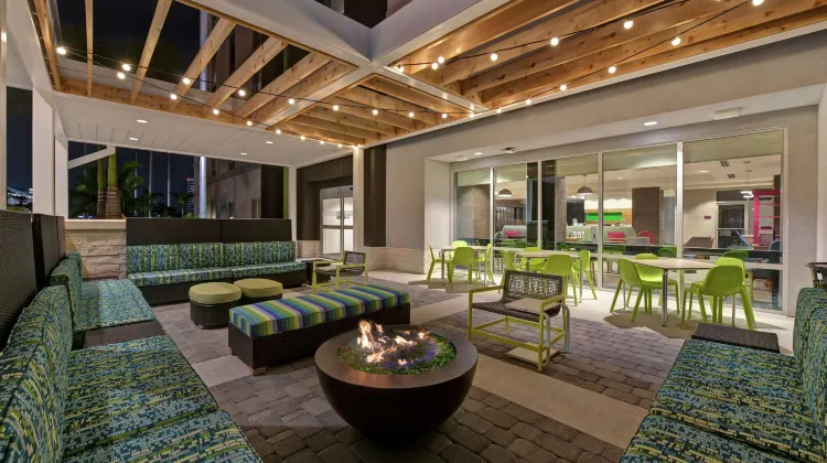 Home2 Suites by Hilton West Palm Beach Airport Exterior