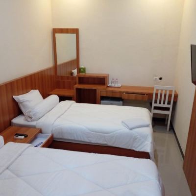 Superior Room Hotel Wisma Solo Syariah Promo Code