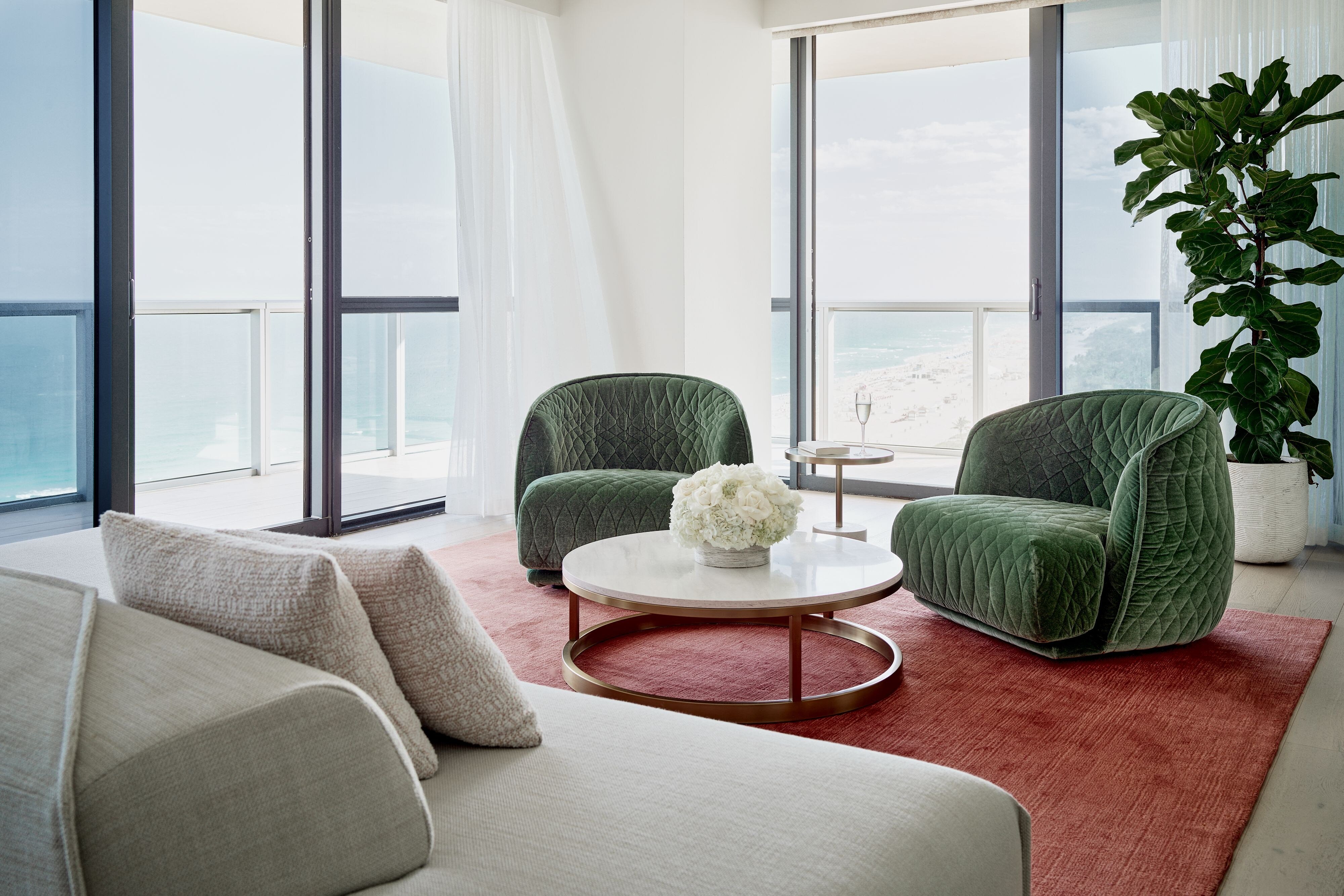 奢华海滨3.5卧室套房，高楼层，阳台