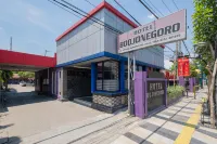 เรดดอร์ซ ใกล้กับสถานีรถไฟโบโจเนโกโร โรงแรมใน
