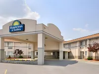 Days Inn & Suites by Wyndham Bridgeport - Clarksburg Hotel di 