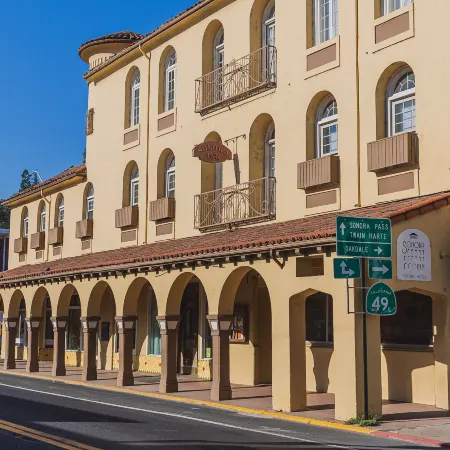 Historic Sonora Inn