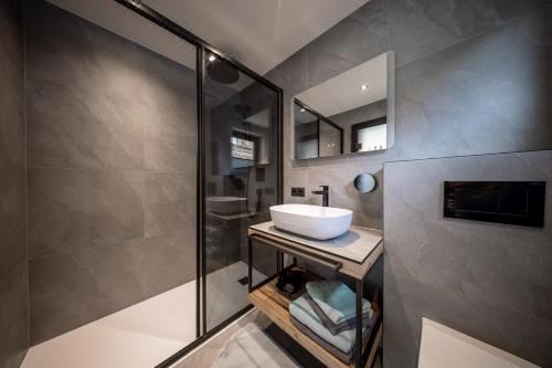 带阳台的三人房