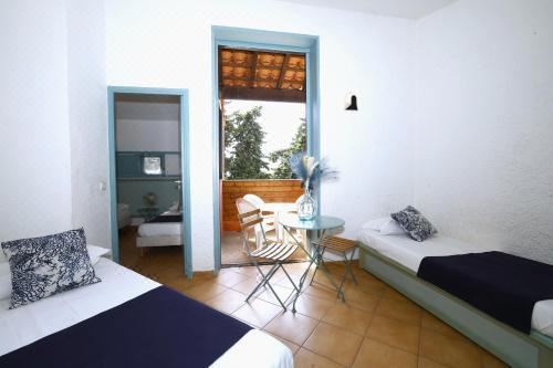 Village Vacances de Ramatuelle - le Sentier des Pins Quadruple Room