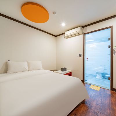 Non-Smoking Room (Free View Of 5 Type Of Ott, 2-Person Sofa) Suwon Jeongauto Equus 쿠폰