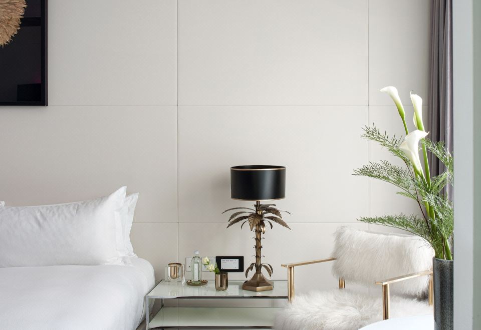 顶层公寓，两卧室（精品复式-4+1）