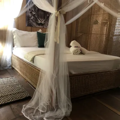 Oveng Lodge Hotel a 