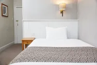Lamb Hotel by Greene King Inns
