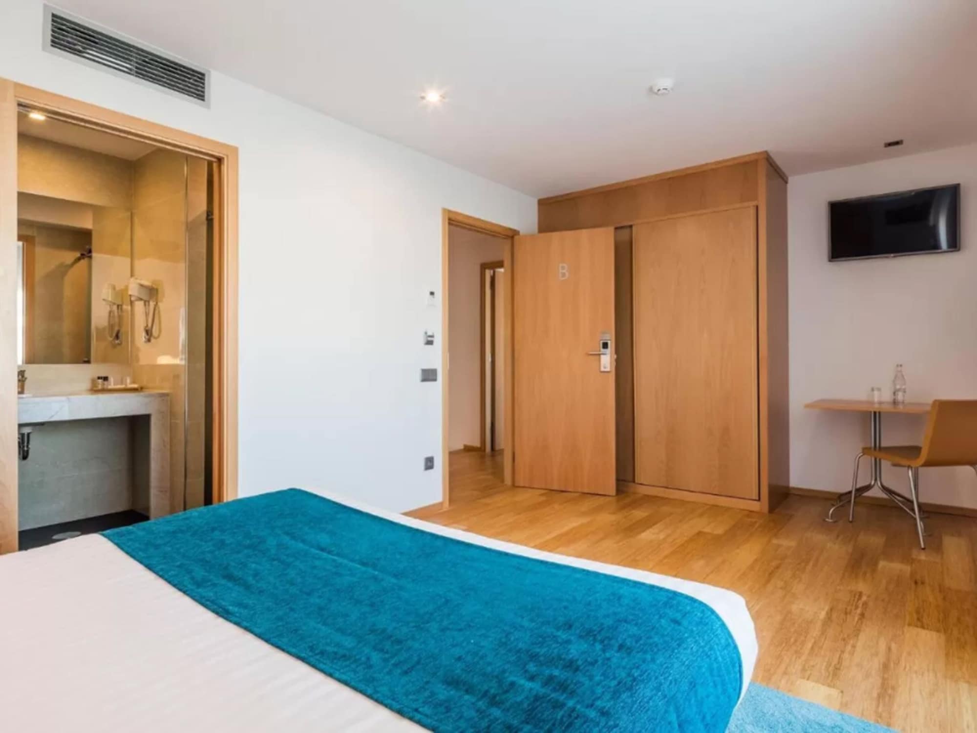 AP Aeroporto Porto双人房