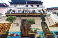 Friends Hotel & Rooftop - Historic Center & Museums Отели в г. 