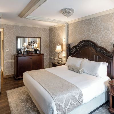 Captain's King Fulton Steamboat Inn Promo Code