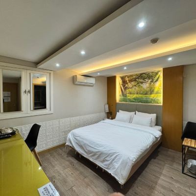 Deluxe (Consecutive Nights Only, No Smoking) 데미안 호텔 쿠폰