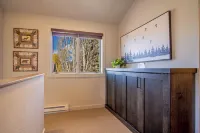 Stonehenge Condo - Nr Ski Lifts & Downtown!
