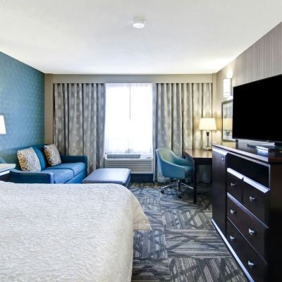 King Room-Accessible-Non-Smoking Hampton Inn & Suites by Hilton Calgary-Airport Promo Code