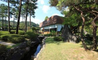 Chereville Spa Tourist Hotel