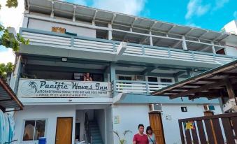 Pacific Waves Inn
