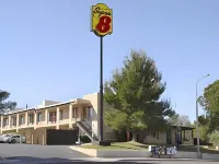 Super 8 by Wyndham Barstow Hotel di 